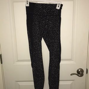 Lululemon black and white detailed leggings.